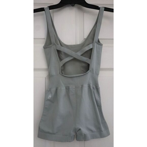 Free People Movement Women's Sz XS/S Sage Green Good Karma High Neck Runsie - Picture 2 of 11